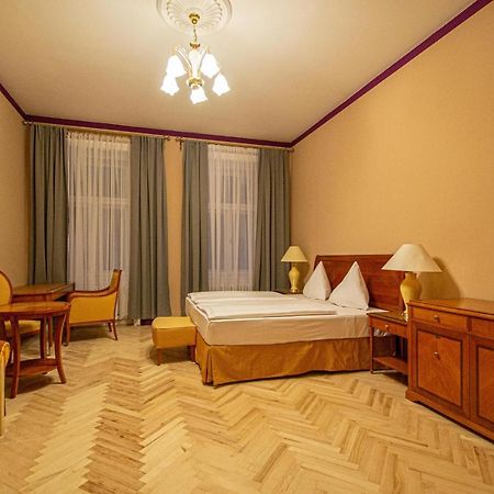 4 Bedrooms 130M2 Apartment At The Main City Square Πράγα Εξωτερικό φωτογραφία