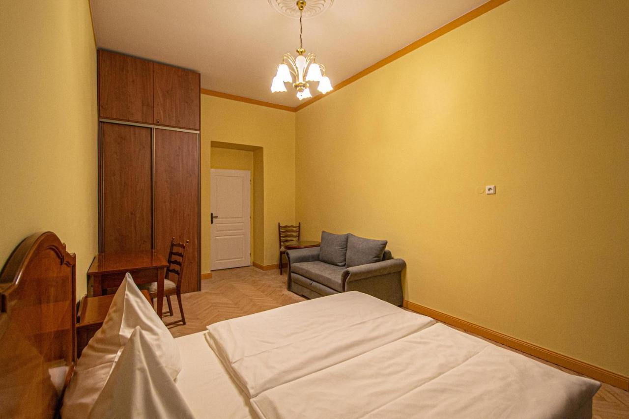 4 Bedrooms 130M2 Apartment At The Main City Square Πράγα Εξωτερικό φωτογραφία