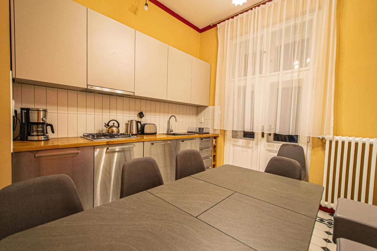 4 Bedrooms 130M2 Apartment At The Main City Square Πράγα Εξωτερικό φωτογραφία