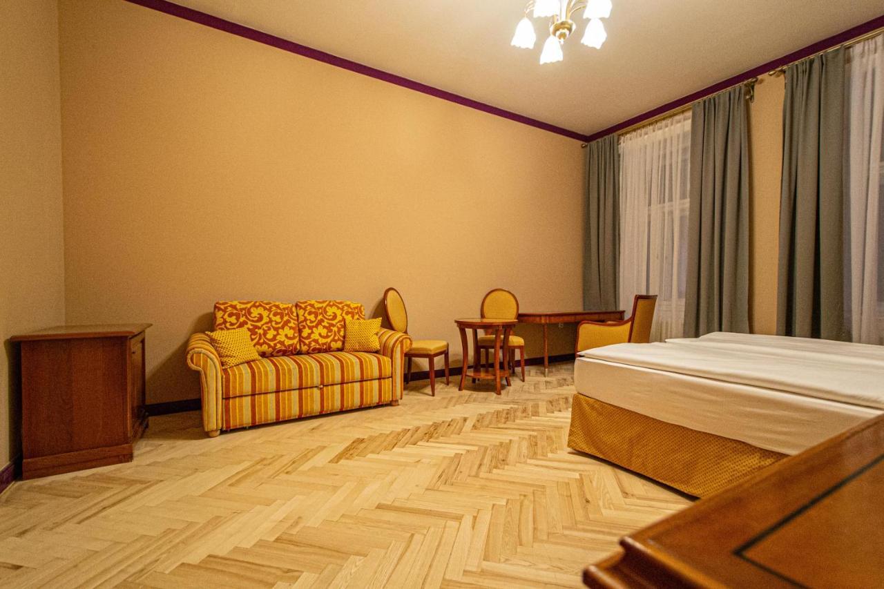 4 Bedrooms 130M2 Apartment At The Main City Square Πράγα Εξωτερικό φωτογραφία
